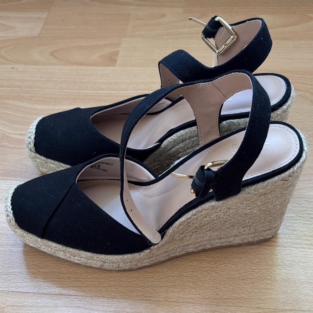Time and Tru Black Wedge Espadrilles